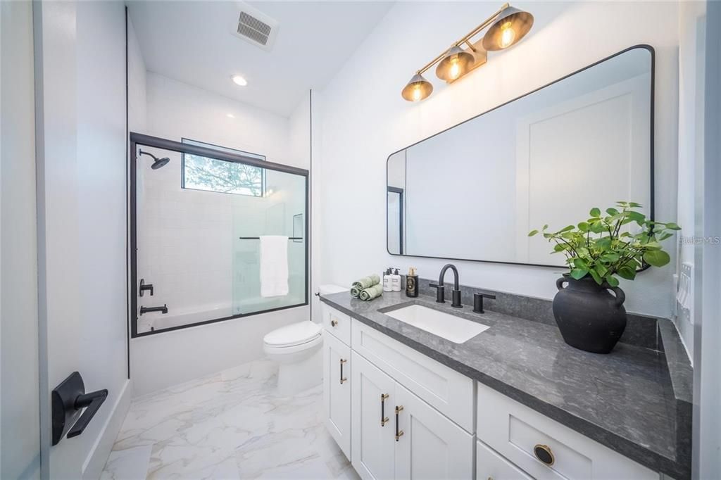 На продажу: $1,775,000 (6 спален, 4 ванн, 2743 Квадратных фут)