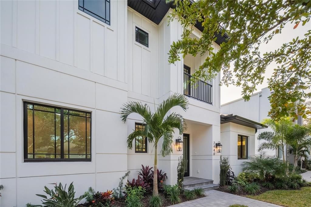 На продажу: $1,775,000 (6 спален, 4 ванн, 2743 Квадратных фут)