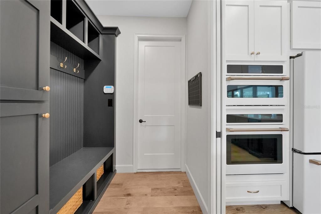 На продажу: $689,900 (4 спален, 2 ванн, 2177 Квадратных фут)