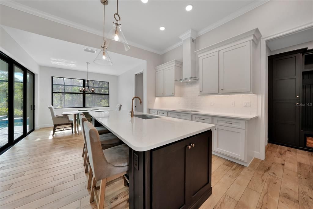 На продажу: $689,900 (4 спален, 2 ванн, 2177 Квадратных фут)