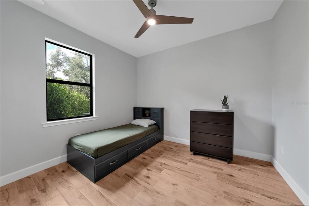 На продажу: $689,900 (4 спален, 2 ванн, 2177 Квадратных фут)