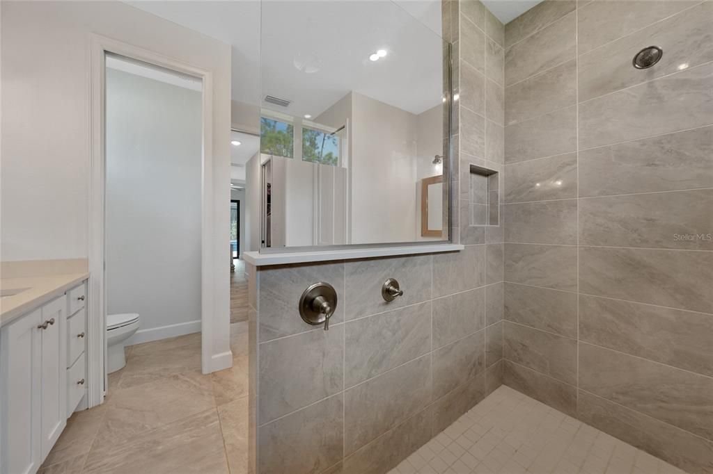 На продажу: $689,900 (4 спален, 2 ванн, 2177 Квадратных фут)