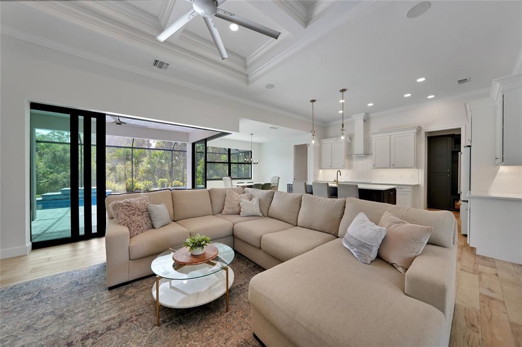 На продажу: $689,900 (4 спален, 2 ванн, 2177 Квадратных фут)