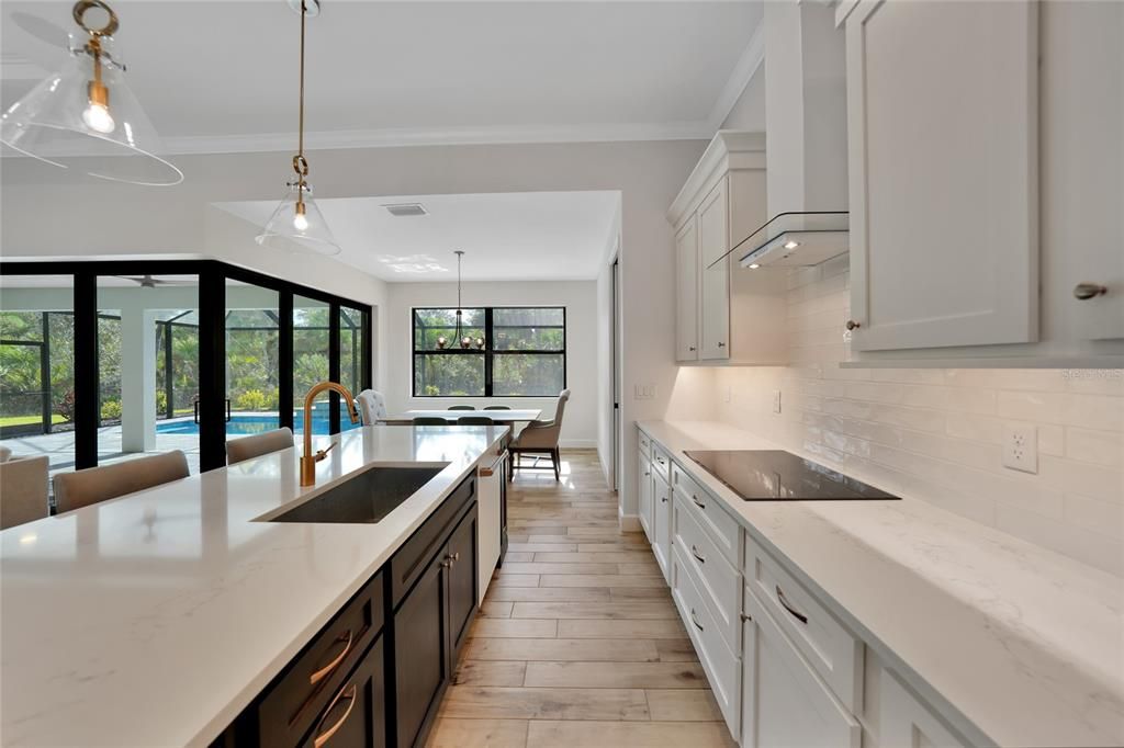 На продажу: $689,900 (4 спален, 2 ванн, 2177 Квадратных фут)