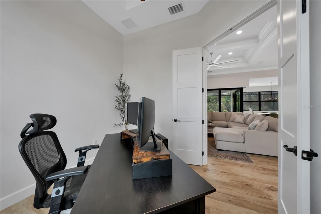 На продажу: $689,900 (4 спален, 2 ванн, 2177 Квадратных фут)