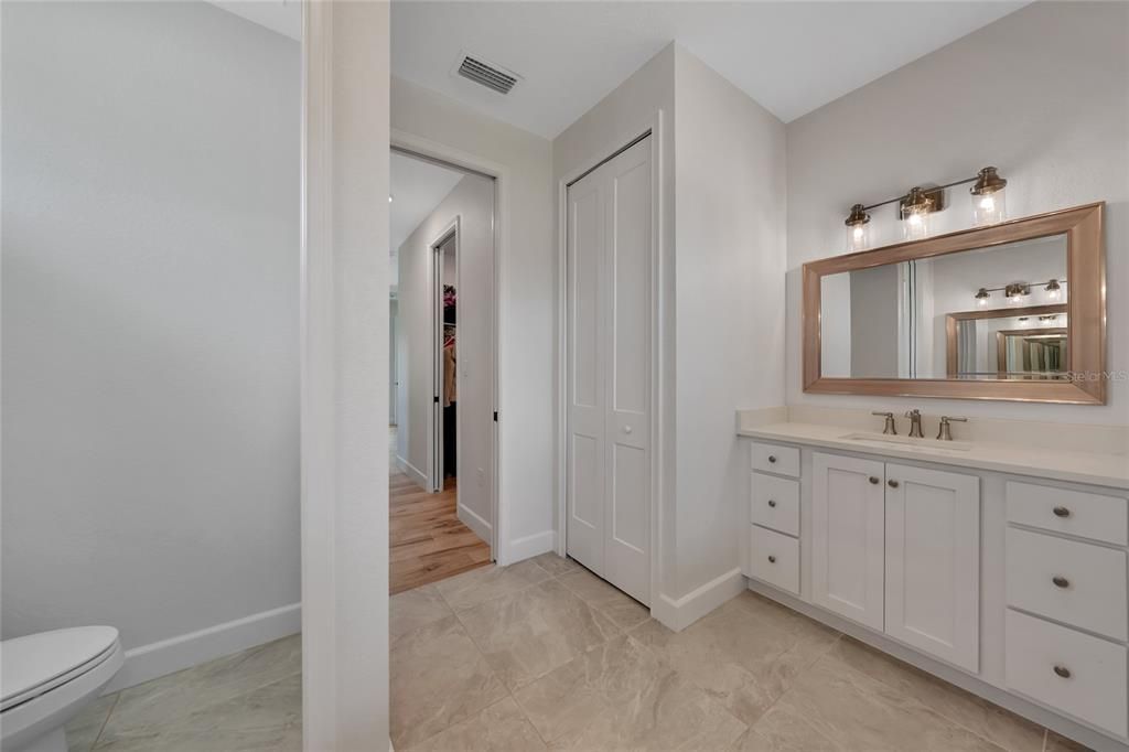 На продажу: $689,900 (4 спален, 2 ванн, 2177 Квадратных фут)