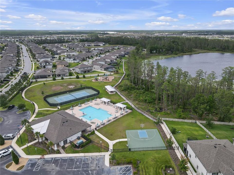 En Venta: $535,000 (4 camas, 3 baños, 2143 Pies cuadrados)