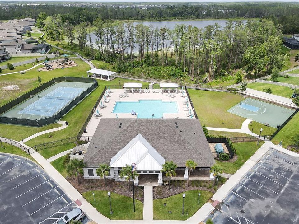 En Venta: $535,000 (4 camas, 3 baños, 2143 Pies cuadrados)