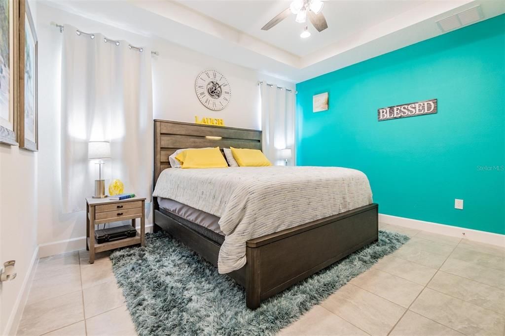 For Rent: $2,800 (3 beds, 2 baths, 1932 Square Feet)