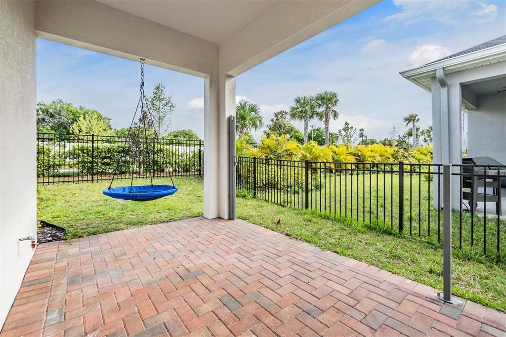 For Rent: $2,800 (3 beds, 2 baths, 1932 Square Feet)