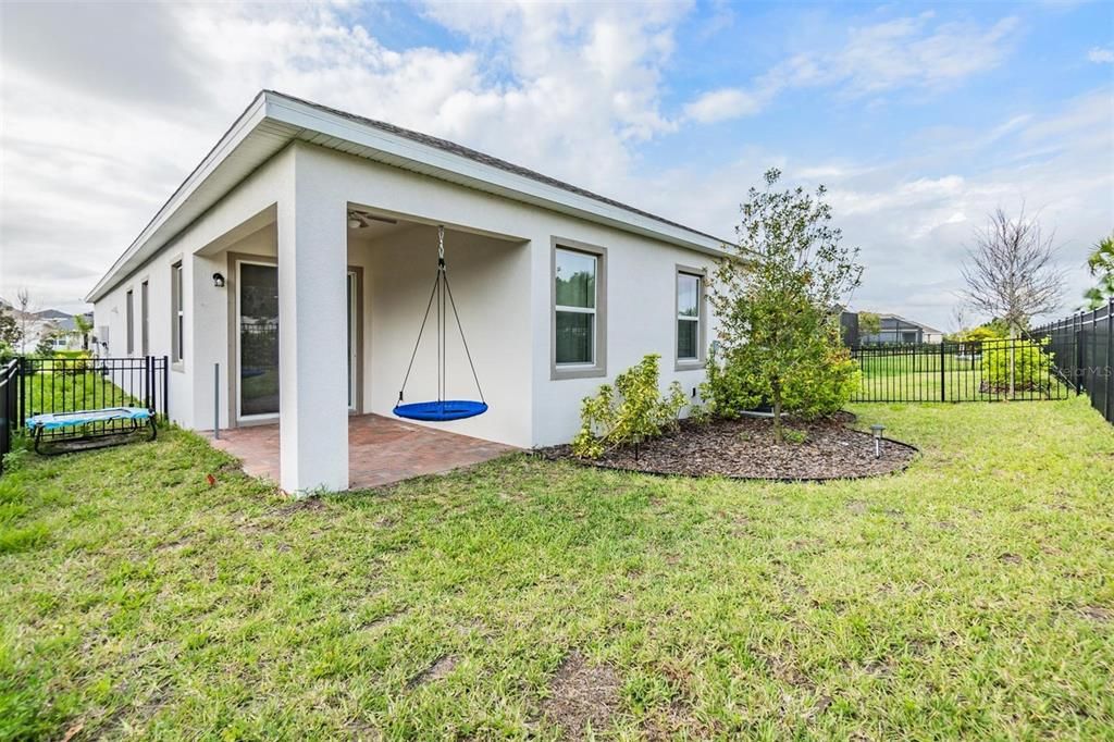 For Rent: $2,800 (3 beds, 2 baths, 1932 Square Feet)