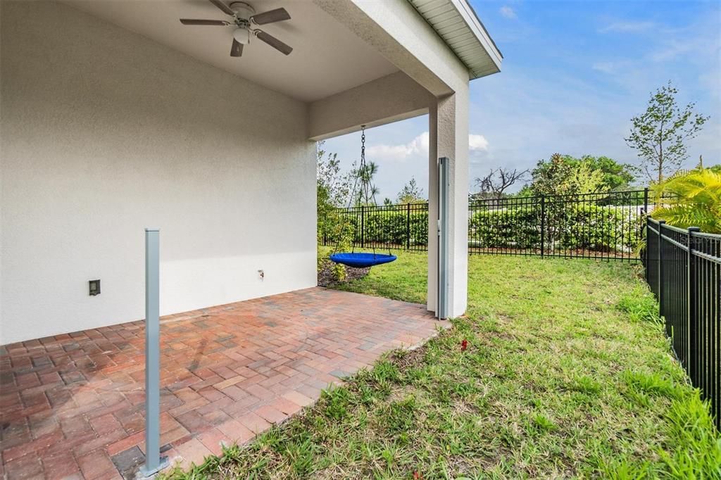 For Rent: $2,800 (3 beds, 2 baths, 1932 Square Feet)