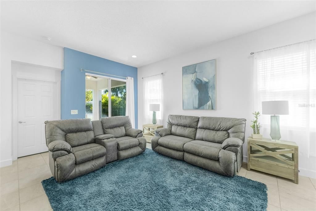 For Rent: $2,800 (3 beds, 2 baths, 1932 Square Feet)