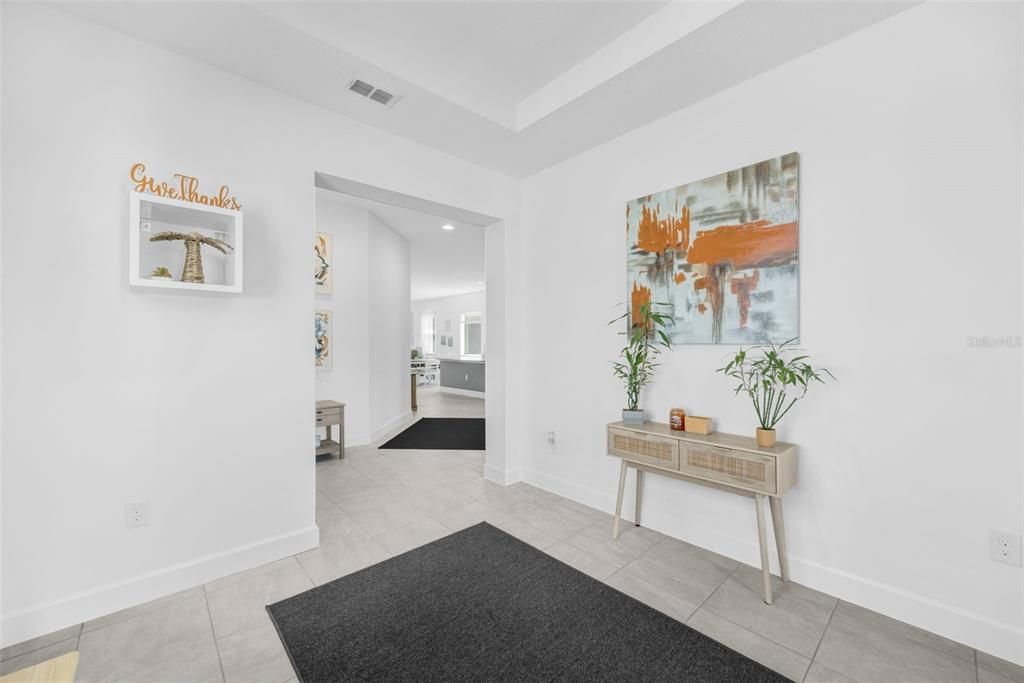 For Rent: $2,800 (3 beds, 2 baths, 1932 Square Feet)