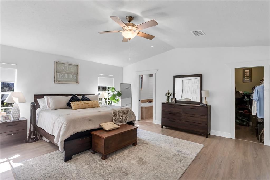 For Sale: $435,000 (3 beds, 2 baths, 1634 Square Feet)