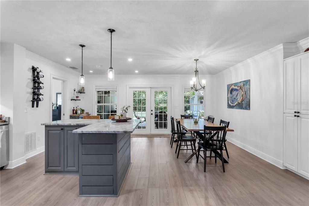 For Sale: $435,000 (3 beds, 2 baths, 1634 Square Feet)