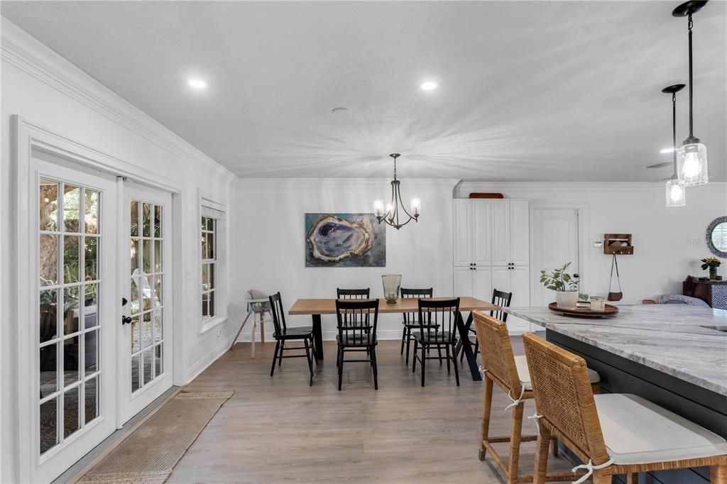 For Sale: $435,000 (3 beds, 2 baths, 1634 Square Feet)