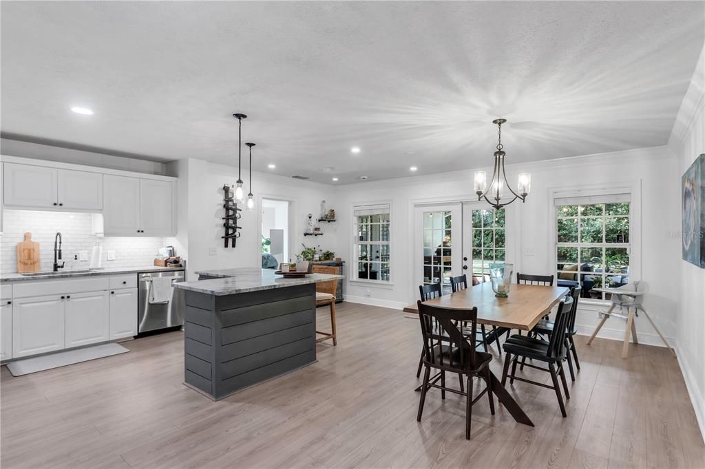 For Sale: $435,000 (3 beds, 2 baths, 1634 Square Feet)