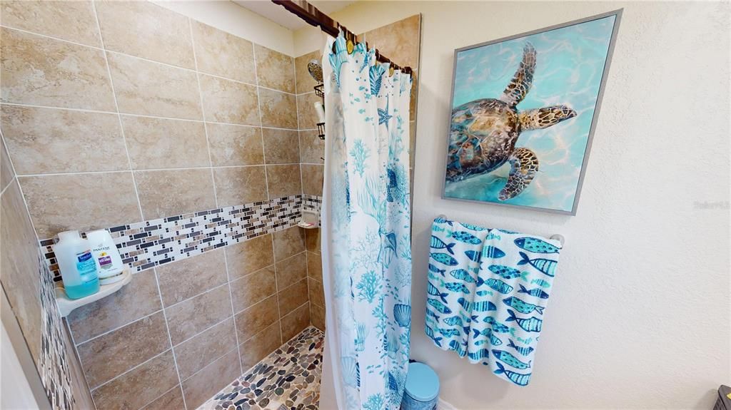 For Sale: $189,900 (2 beds, 2 baths, 984 Square Feet)