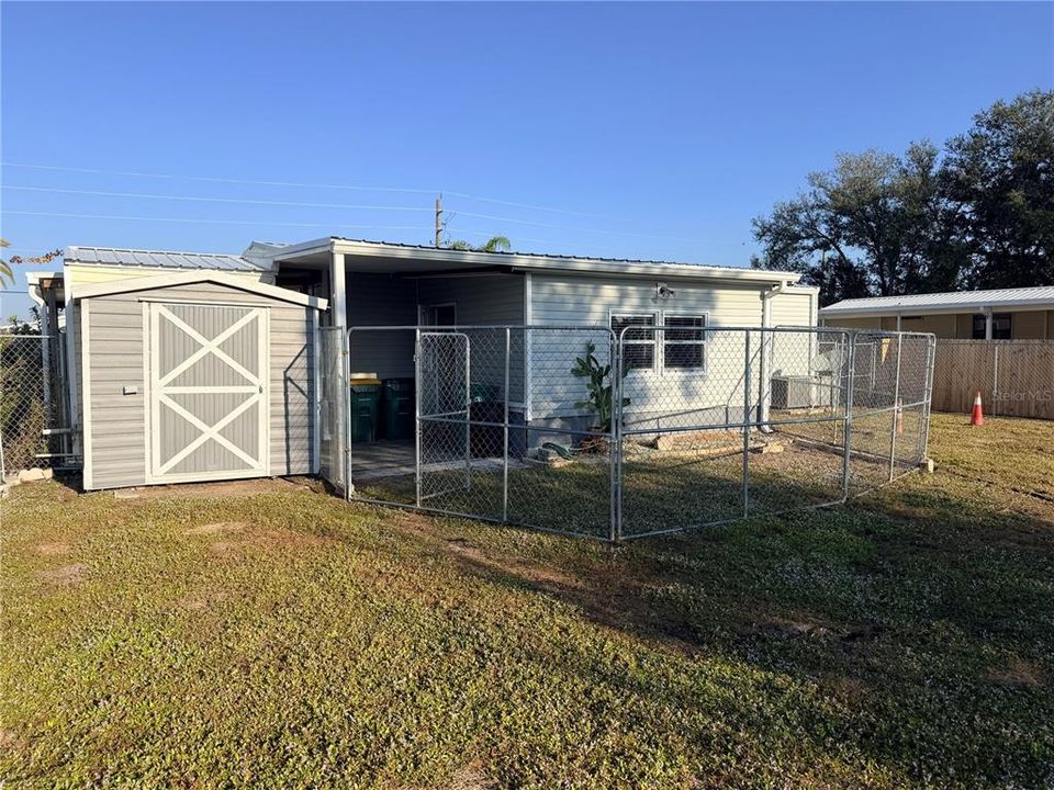 For Sale: $189,900 (2 beds, 2 baths, 984 Square Feet)