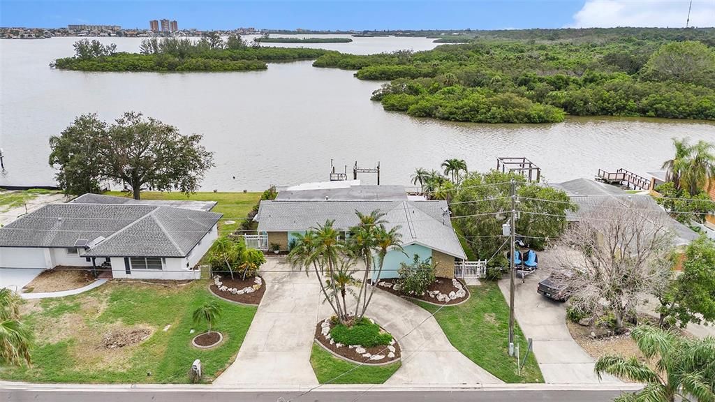 For Sale: $1,250,000 (2 beds, 2 baths, 1992 Square Feet)