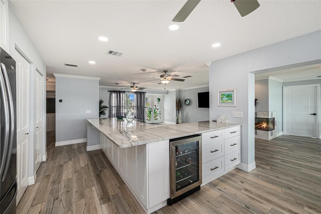 For Sale: $1,250,000 (2 beds, 2 baths, 1992 Square Feet)