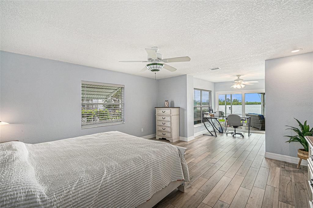 For Sale: $1,250,000 (2 beds, 2 baths, 1992 Square Feet)