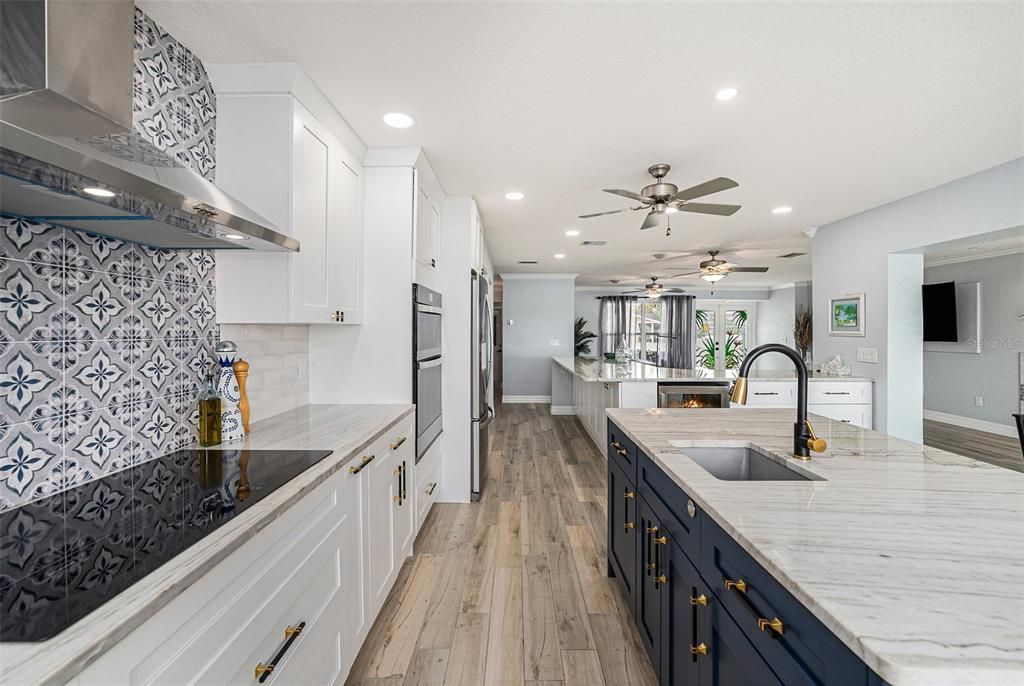 For Sale: $1,250,000 (2 beds, 2 baths, 1992 Square Feet)