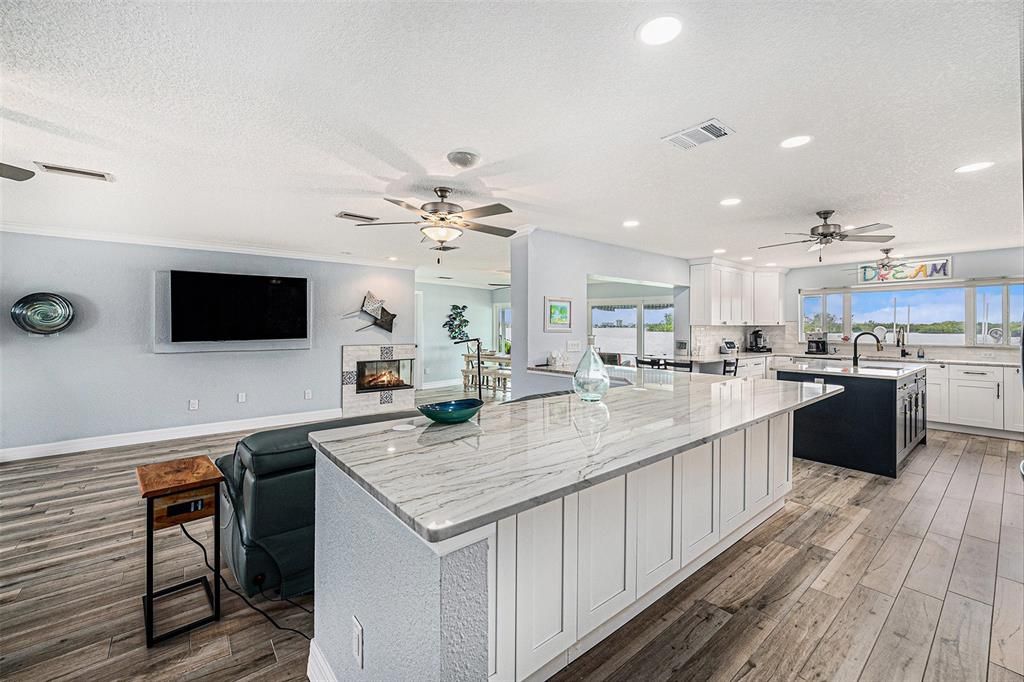 For Sale: $1,250,000 (2 beds, 2 baths, 1992 Square Feet)