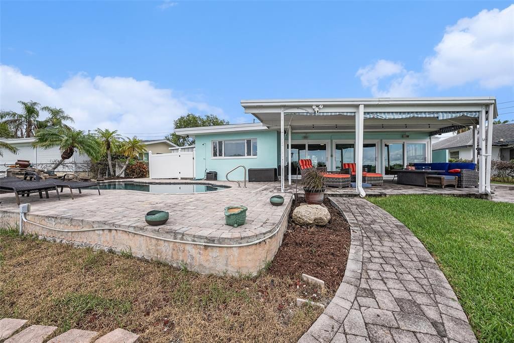 For Sale: $1,250,000 (2 beds, 2 baths, 1992 Square Feet)