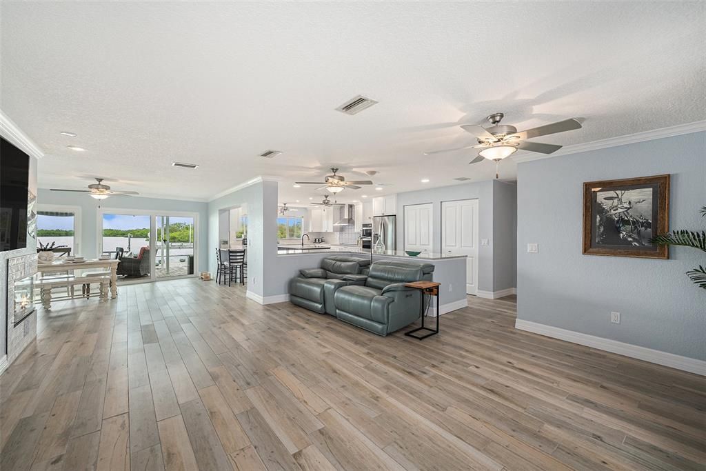 For Sale: $1,250,000 (2 beds, 2 baths, 1992 Square Feet)