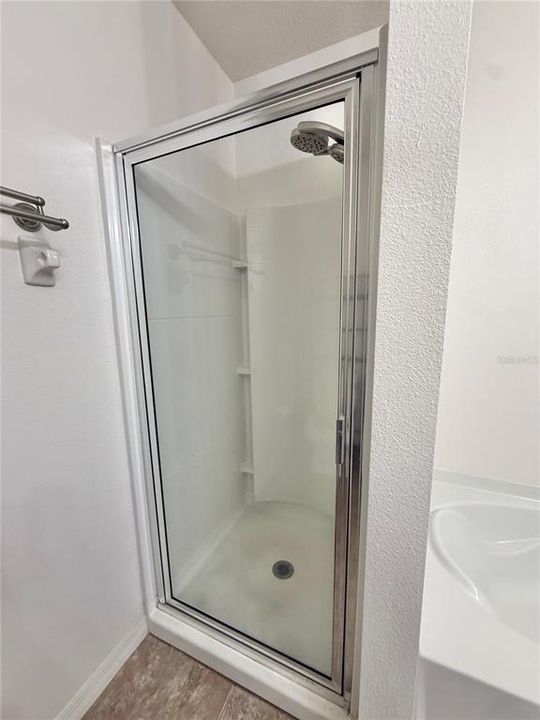 For Rent: $2,500 (4 beds, 2 baths, 1956 Square Feet)