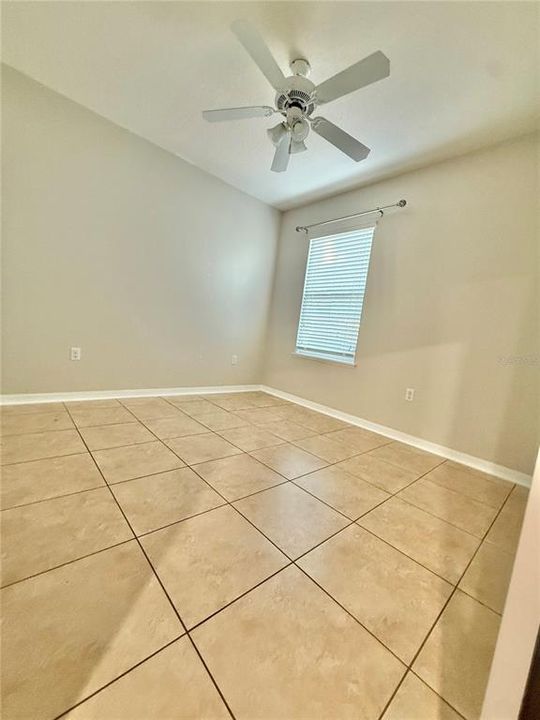 For Rent: $2,500 (4 beds, 2 baths, 1956 Square Feet)