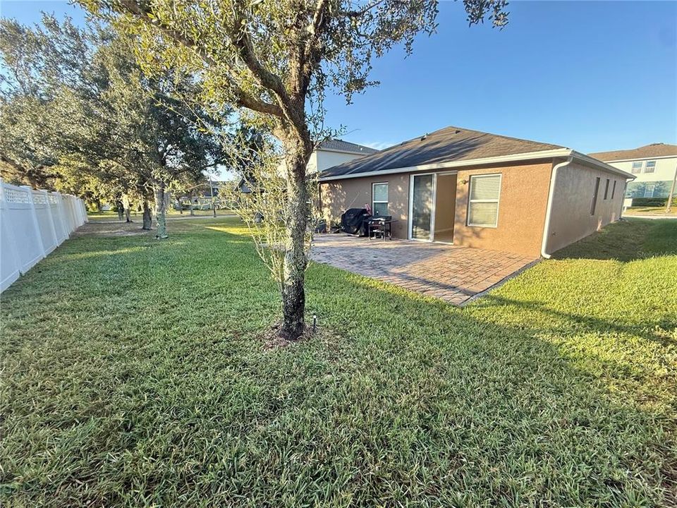 For Rent: $2,500 (4 beds, 2 baths, 1956 Square Feet)