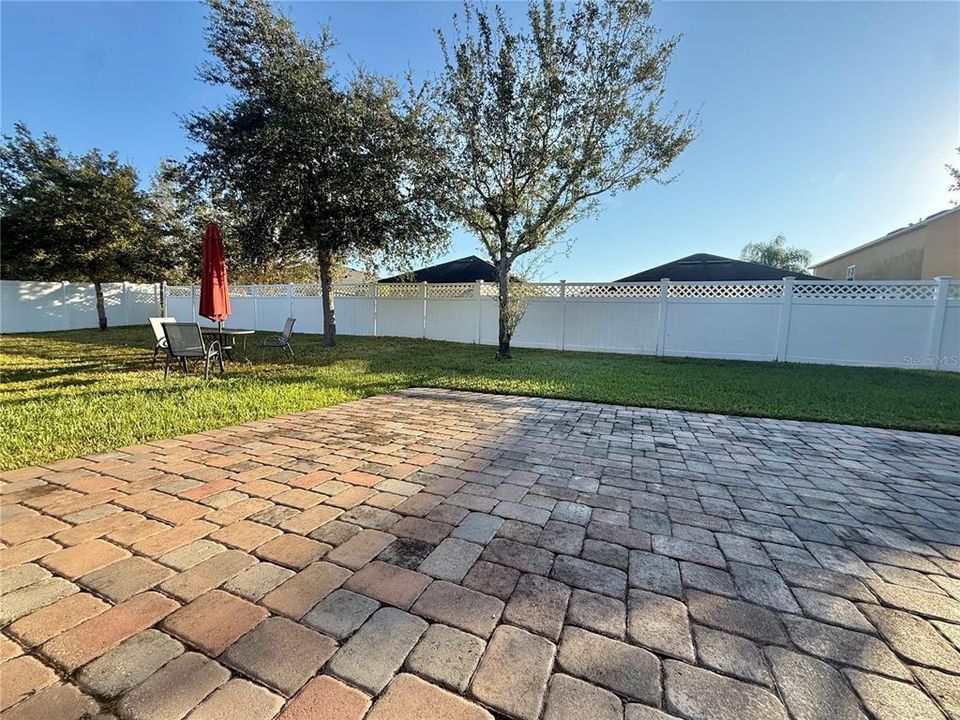 For Rent: $2,500 (4 beds, 2 baths, 1956 Square Feet)