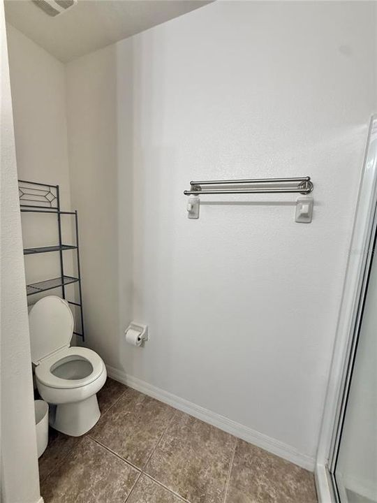 For Rent: $2,500 (4 beds, 2 baths, 1956 Square Feet)