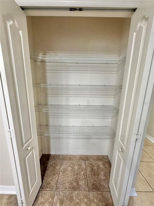 For Rent: $2,500 (4 beds, 2 baths, 1956 Square Feet)