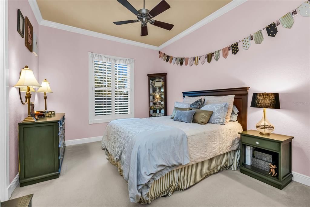 For Sale: $1,050,000 (3 beds, 2 baths, 3585 Square Feet)