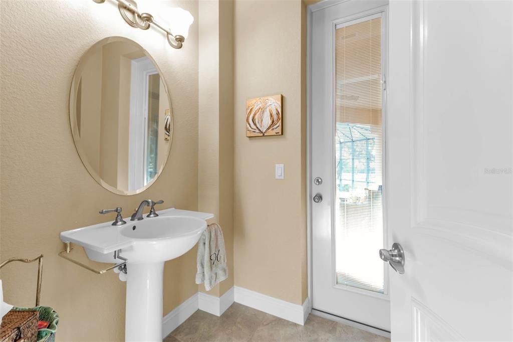 For Sale: $1,050,000 (3 beds, 2 baths, 3585 Square Feet)