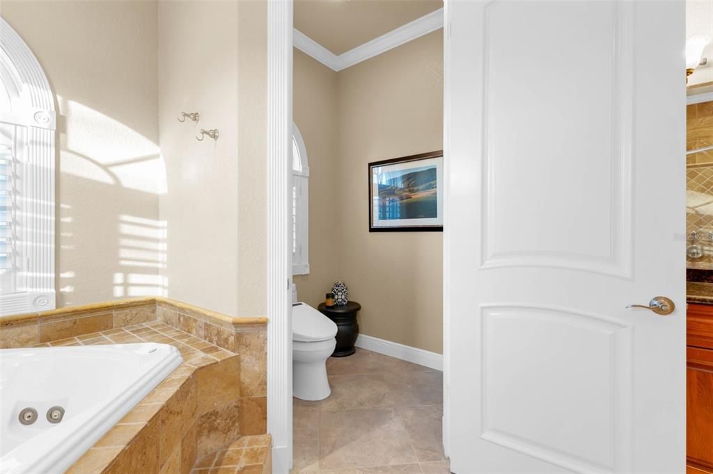 For Sale: $1,050,000 (3 beds, 2 baths, 3585 Square Feet)