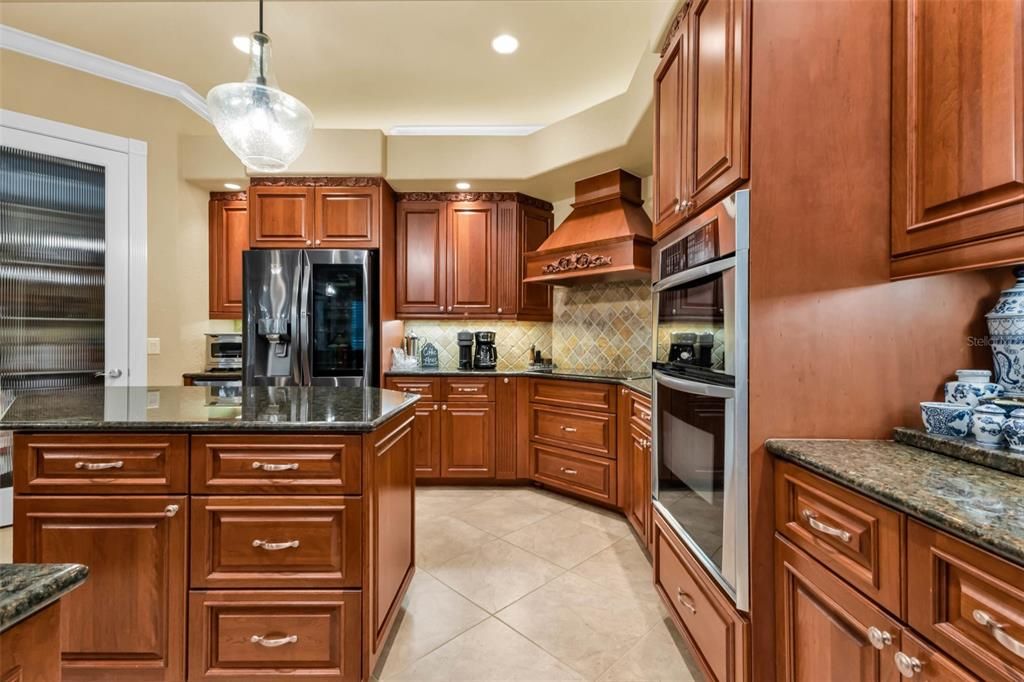 For Sale: $1,050,000 (3 beds, 2 baths, 3585 Square Feet)