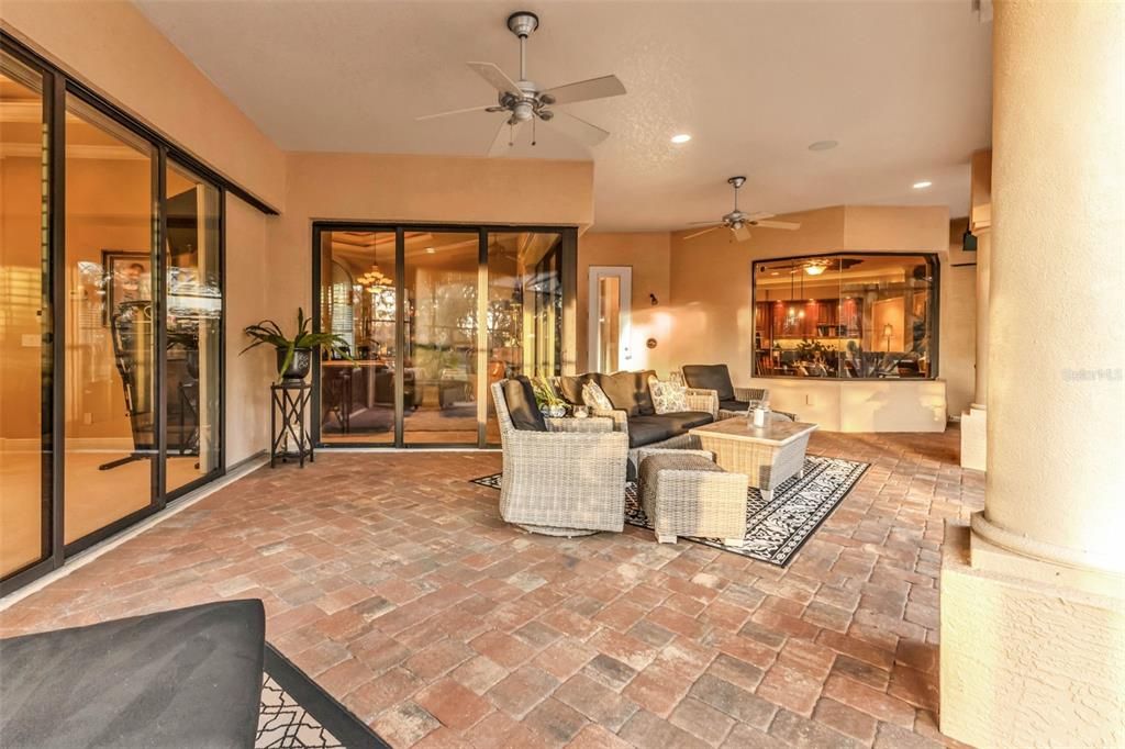 For Sale: $1,050,000 (3 beds, 2 baths, 3585 Square Feet)