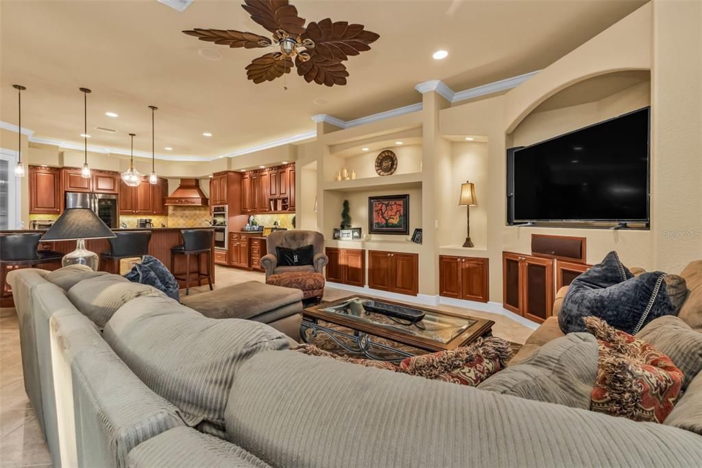 For Sale: $1,050,000 (3 beds, 2 baths, 3585 Square Feet)