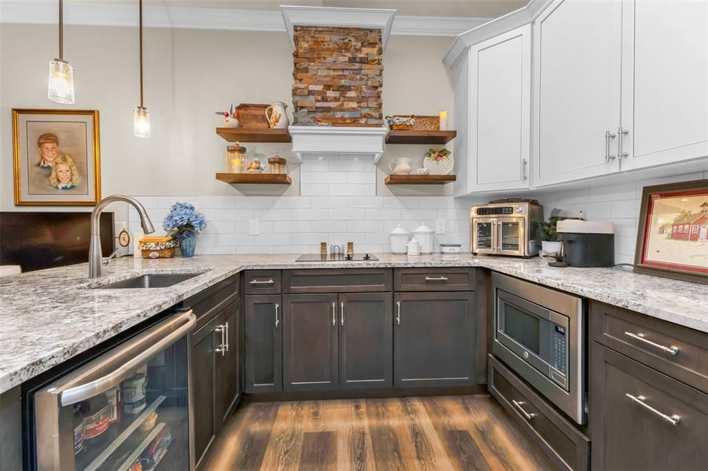 For Sale: $1,050,000 (3 beds, 2 baths, 3585 Square Feet)