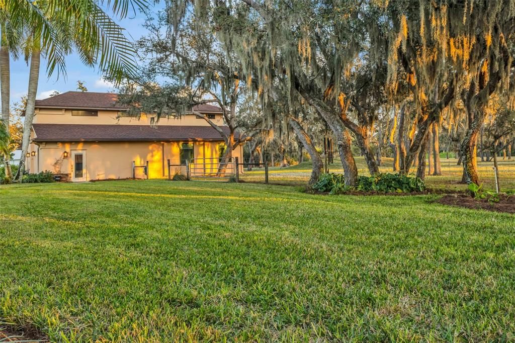 For Sale: $1,050,000 (3 beds, 2 baths, 3585 Square Feet)