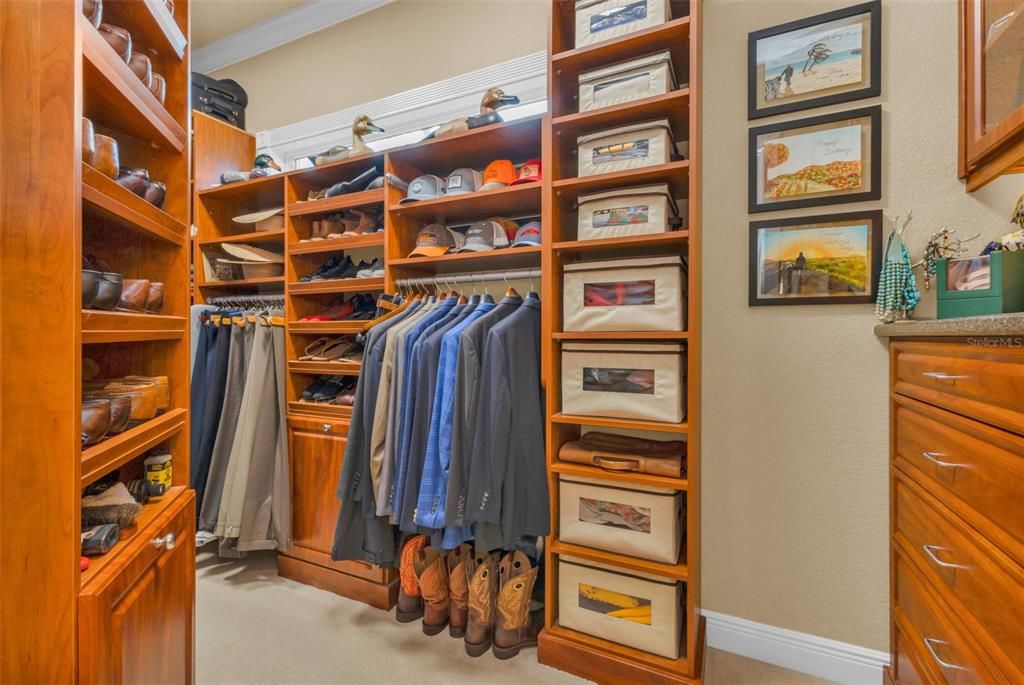 For Sale: $1,050,000 (3 beds, 2 baths, 3585 Square Feet)