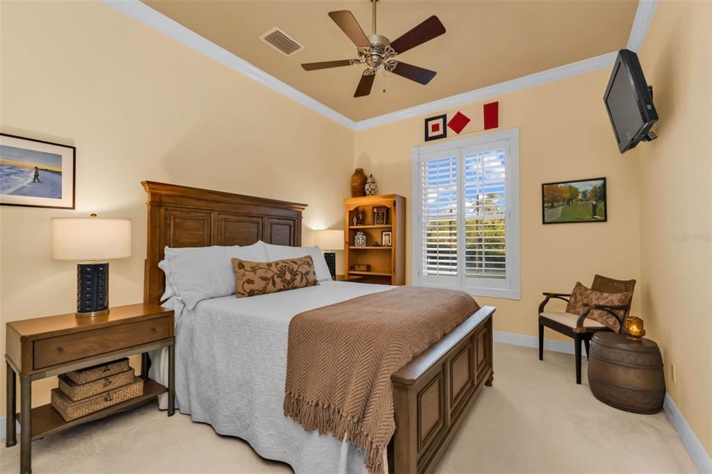 For Sale: $1,050,000 (3 beds, 2 baths, 3585 Square Feet)