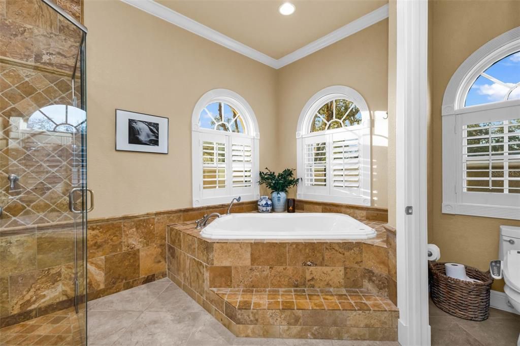 For Sale: $1,050,000 (3 beds, 2 baths, 3585 Square Feet)