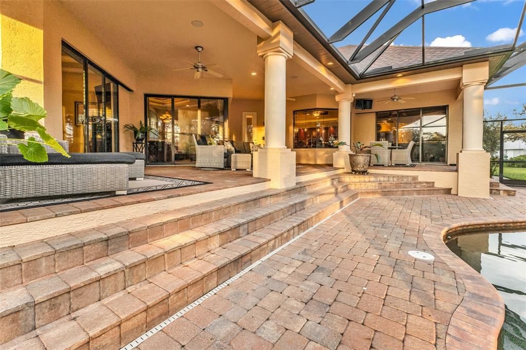 For Sale: $1,050,000 (3 beds, 2 baths, 3585 Square Feet)