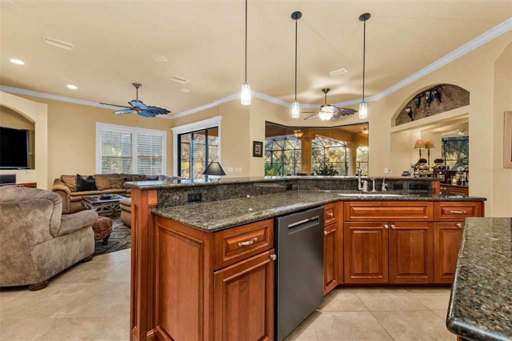 For Sale: $1,050,000 (3 beds, 2 baths, 3585 Square Feet)